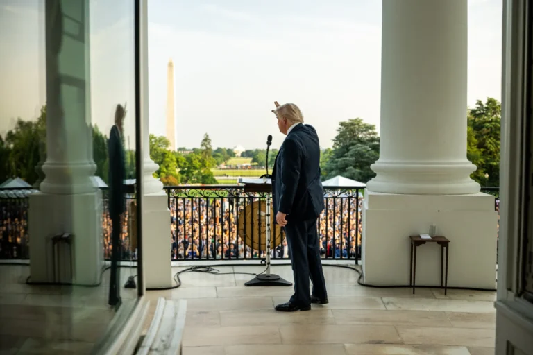 Donald Trump waves to crowd
